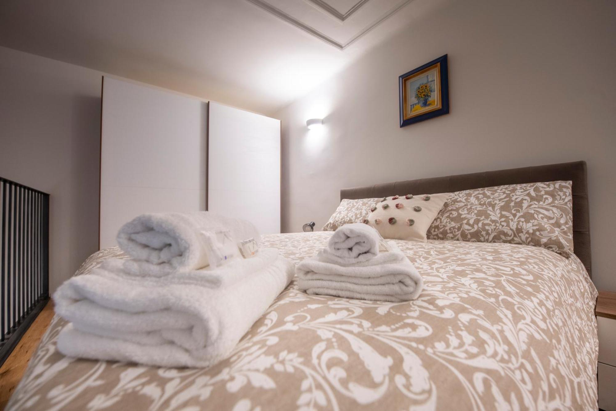 258 - The Loft In Largo Zecca - Luxury Nel Cuore Di Genova المظهر الخارجي الصورة